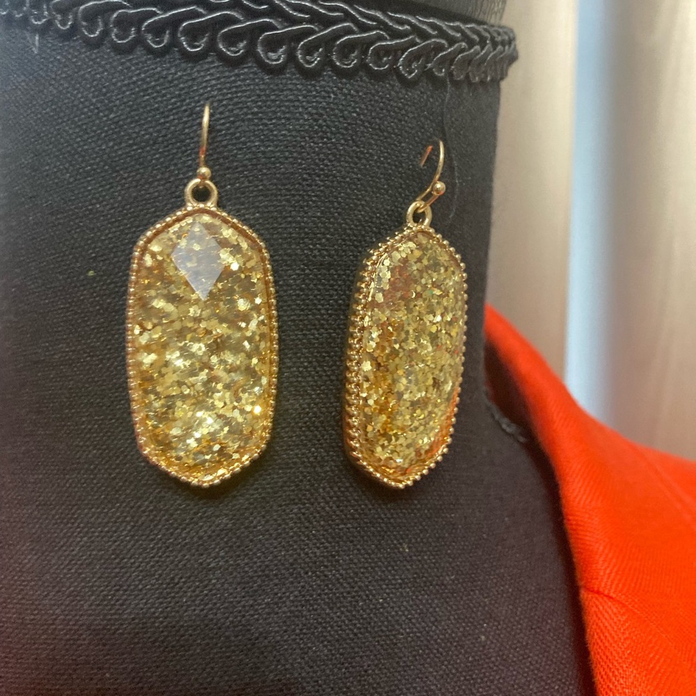Jazzy earrings!!